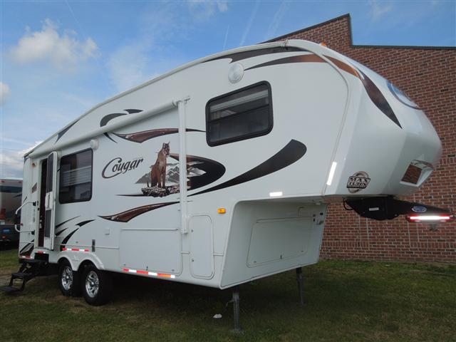 Used 2011 Keystone Cougar 245-RKS Fifth Wheel For Sale